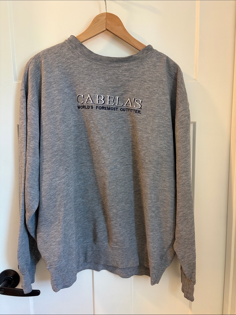 Vintage Cabela's Men's Light Grey Crewneck Sweatshirt